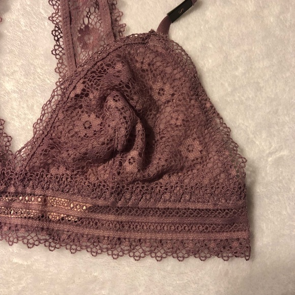 Victoria’s Secret NWT Racer Back Lace Bralette - Picture 2 of 5